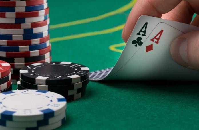 Top 5 Bluffs in Poker History - Opptrends 2022